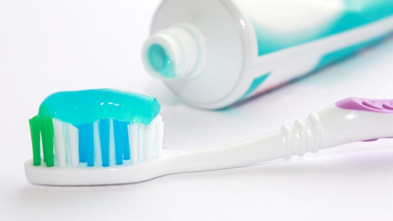 12 Usi Alternativi Del Dentifricio Il Mondo Delle Donne